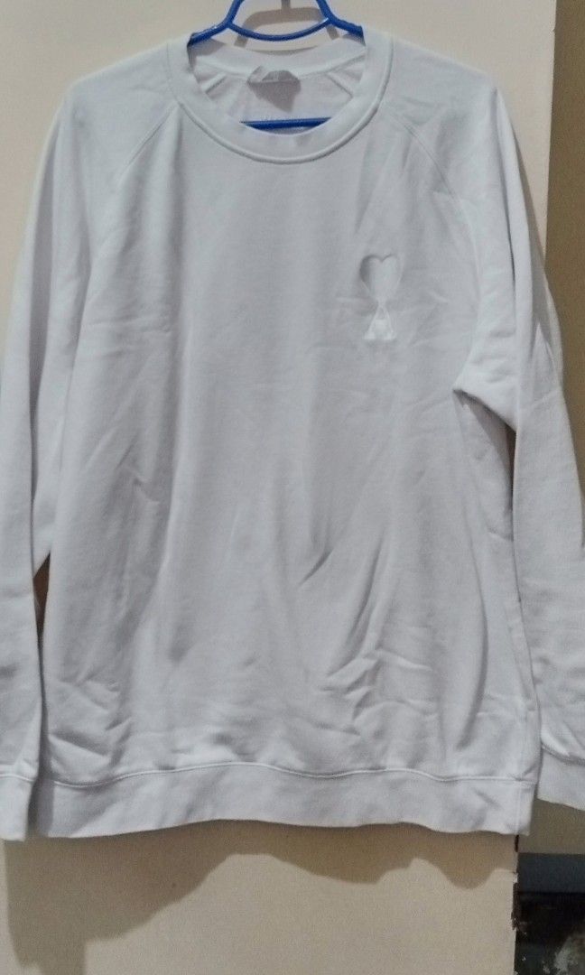 AMI pullover SALE SALE SALE (Category: Coats, Jackets and Outerwear) located in Manila. Submitted by xaislaarb51608 (Listing ID 1291282102, Image 1). Description: size 2xl length: 32 inches from neck to bottom color- white width: 27 inches.