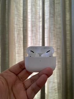 Apple AirPods Pro - Gen. 1 (Right Earbud ONLY)