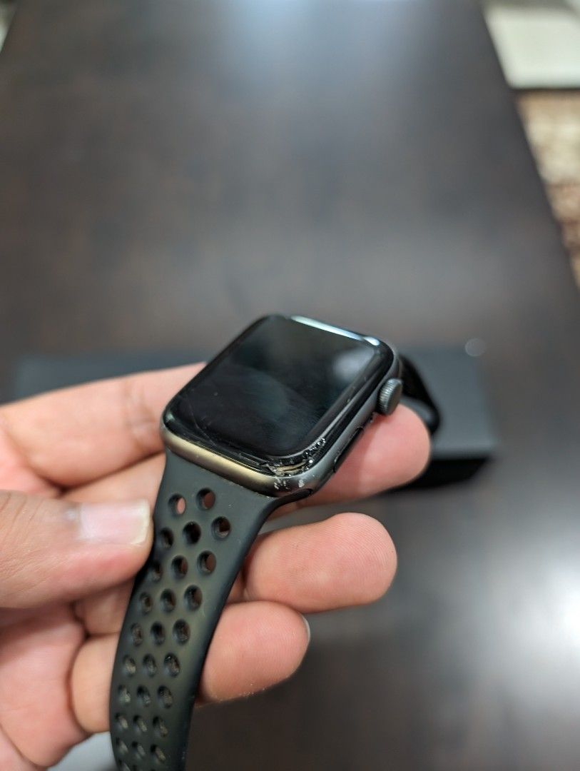 Apple Watch series 5 Space Gray Nike Edition