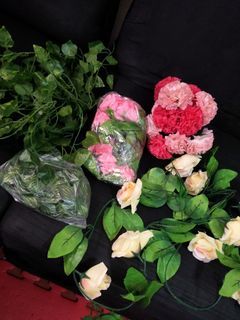 Assorted Artificial flowers and leaves