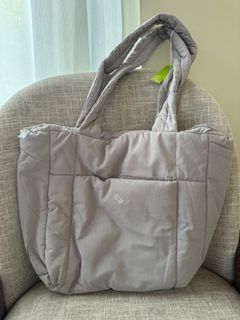 NO STOCK The Paper Bunny puffer shopper in Husky