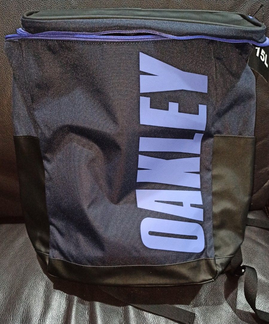 Backpack (Category: Backpacks) located in Singapore. Submitted by bh.sg (Listing ID 1291339093, Image 3). Description: Total length (H x W x D): 16.1 x 10.6 x 4.7 inches (41 x 2 Number of Pockets: 37 (36 exterior, 1 interior Back pad Shoulder Pad. Chest Strap. Pickup Handle Price firm. deal during weekend or weekday after 10pm.