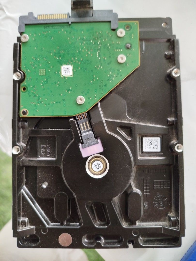 Barracuda 1TB SATA af Seagate tech (Category: Hard Disks & Thumbdrives) located in Subic. Submitted by regiedaniel01 (Listing ID 1291196236, Image 3). Description: add sf.