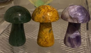 BUNDLE mushroom carvings