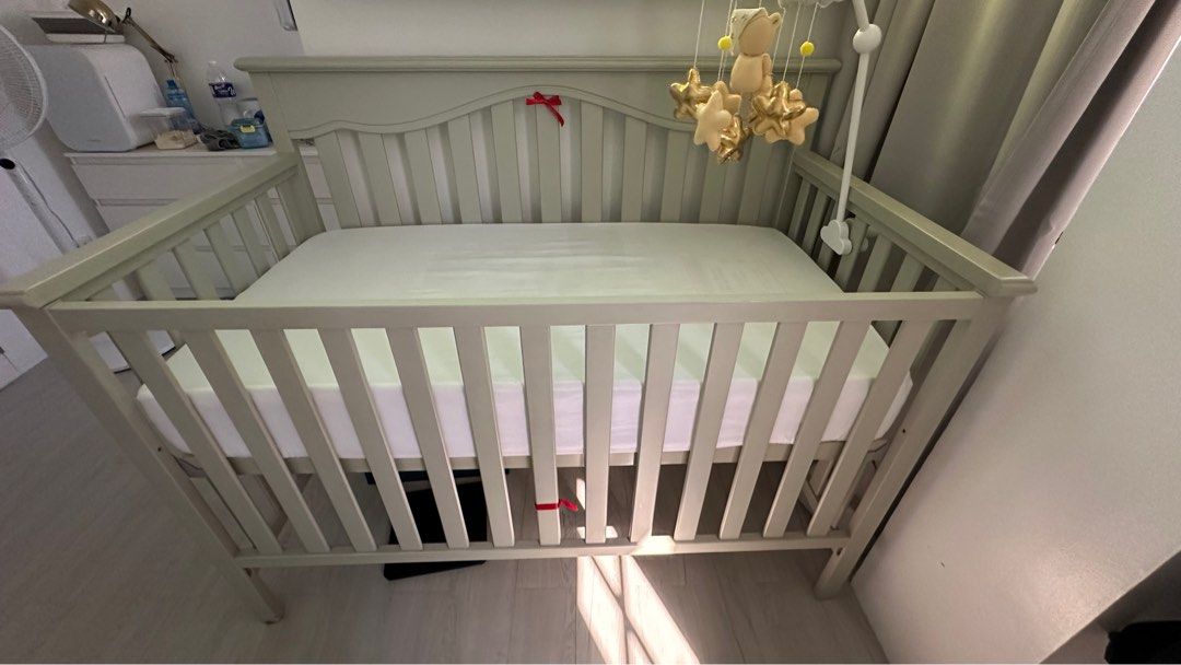 Cuddlebug Westlake 3 in 1 Crib with Cuddlebug mattress (Category: Cots & Cribs) located in Orani. Submitted by fromlove.withluxe (Listing ID 1291247603, Image 2). Description: No box. No manual. .