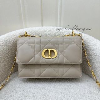(Category: ) located in . Submitted by brands_lover (Listing ID 1291194368, Image 1). Description: .