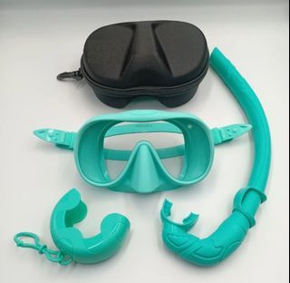 Diving mask set with case