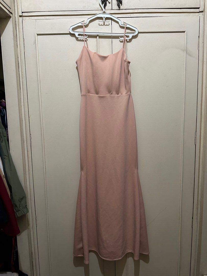 Dusty Pink long gown (Category: Evening dresses & gowns) located in Quezon City. Submitted by krishagee (Listing ID 1291233303, Image 1). Description: used once.
