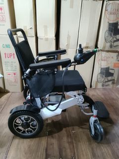 Electric wheelchair/motorized wheelchair