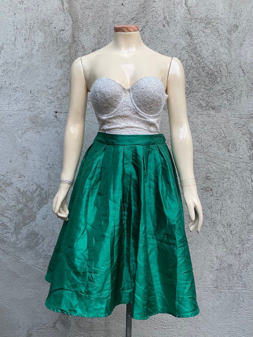 Green pleated skirt 48 sale