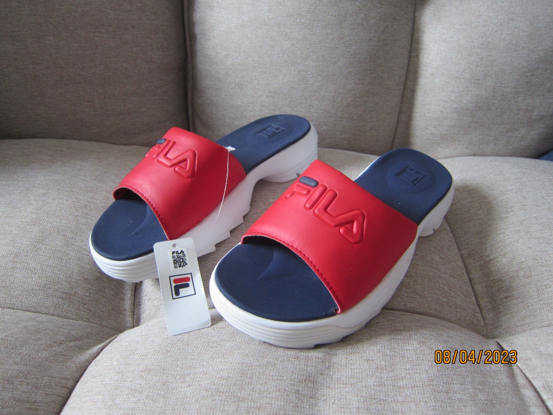 Fila Disruptor Slides Women s Fashion Footwear Flats Sandals on Carousell