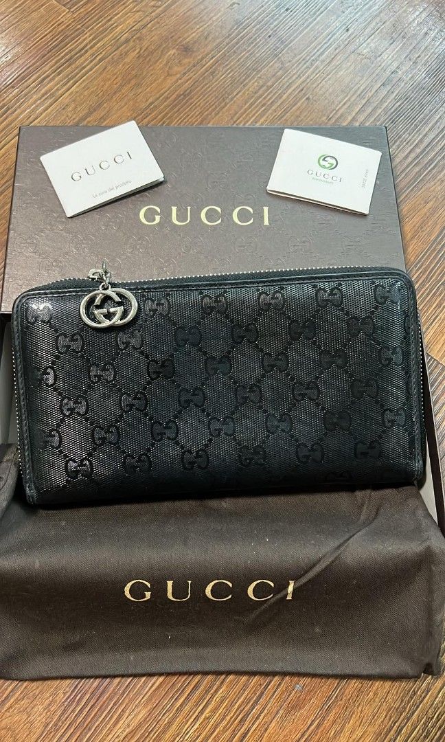 GUCCI GG imprime round wallet long wallet (Category: Luxury Bags & Wallets) located in Caloocan City. Submitted by declutterjamiescloset (Listing ID 1290903742, Image 1). Description: never used guaranteed authentic 💯 purchase price ~50k rfs: declutter sf c/o buyer.