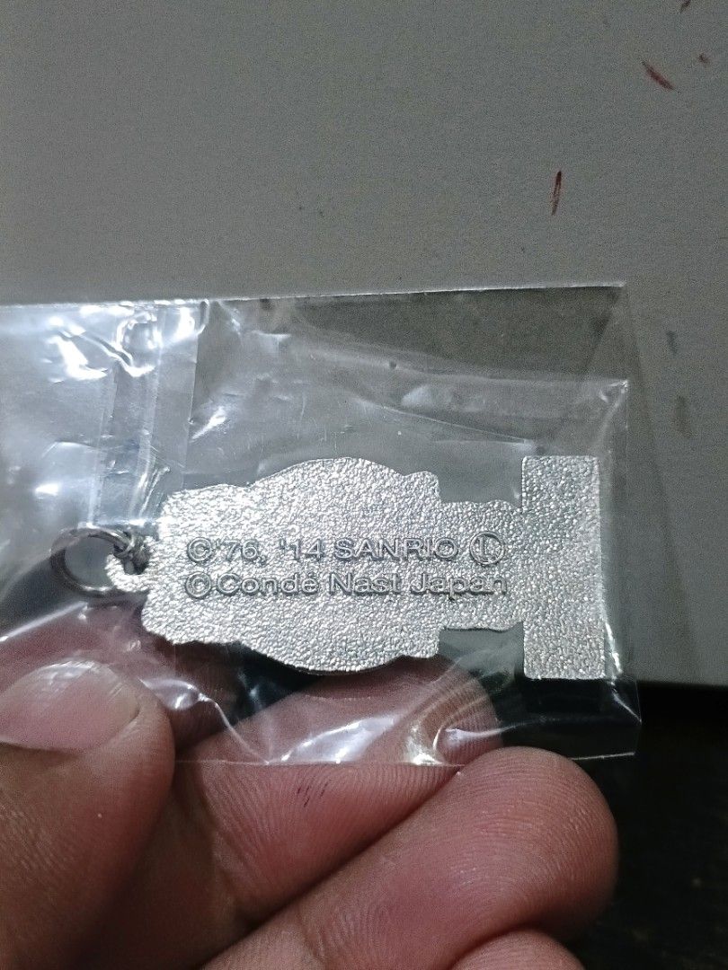 Gucci hello kitty necklace hotsell