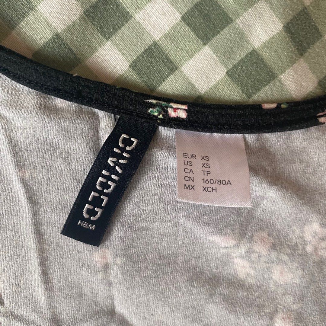 H&M Black Floral Tie Crop Top (Category: Blouses) located in Bacolor. Submitted by mxspicychicken (Listing ID 1291208161, Image 2). Description: preloved! manage expectations .