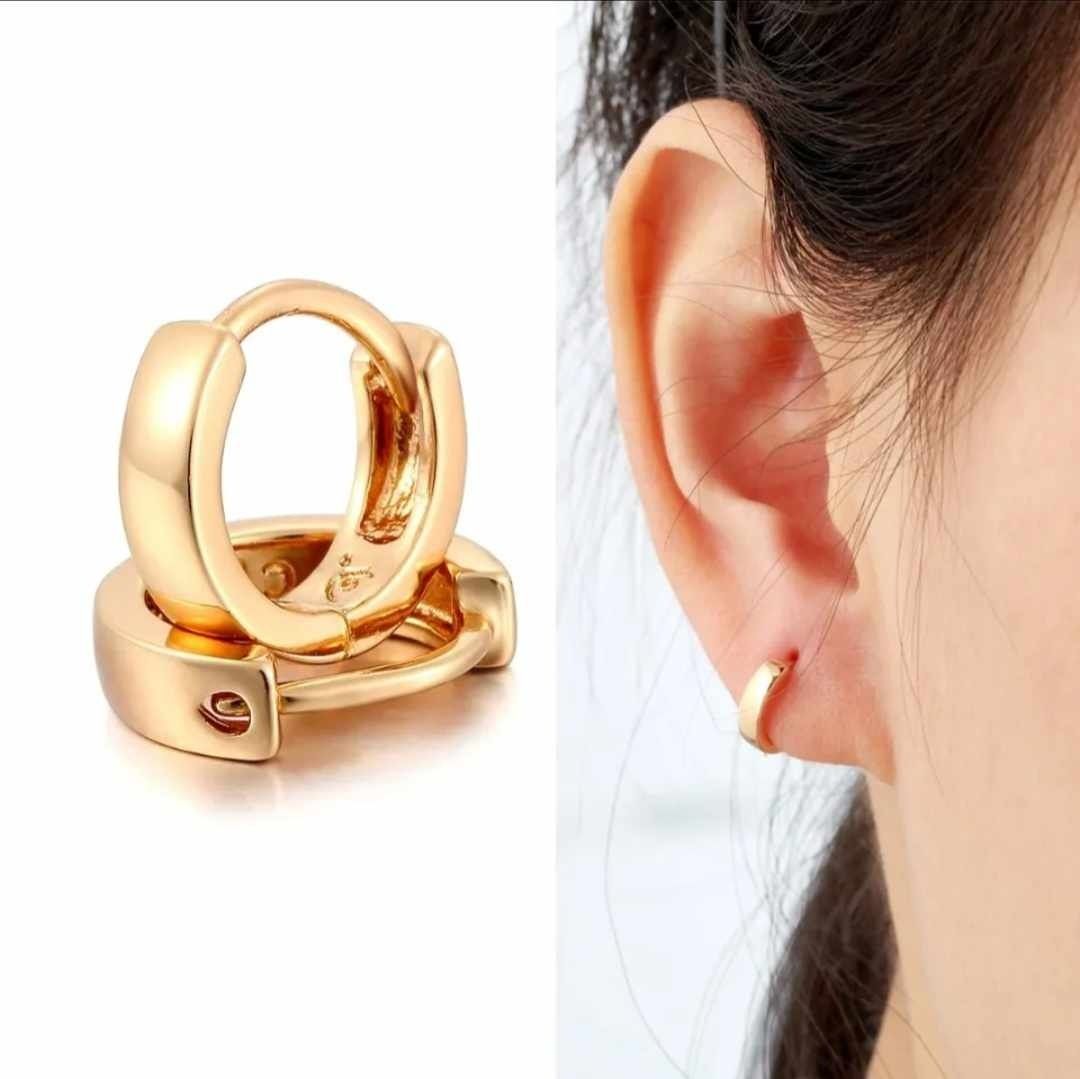INSTOCKS Ladies Small Huggies Hoop Earrings Women s Fashion Jewelry Organisers Earrings on Carousell