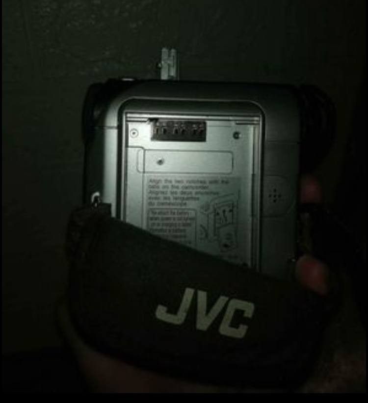 JVC defective untested (Category: Cameras) located in Manila. Submitted by pickcutestuffs (Listing ID 1291230552, Image 2). Description: Untested.