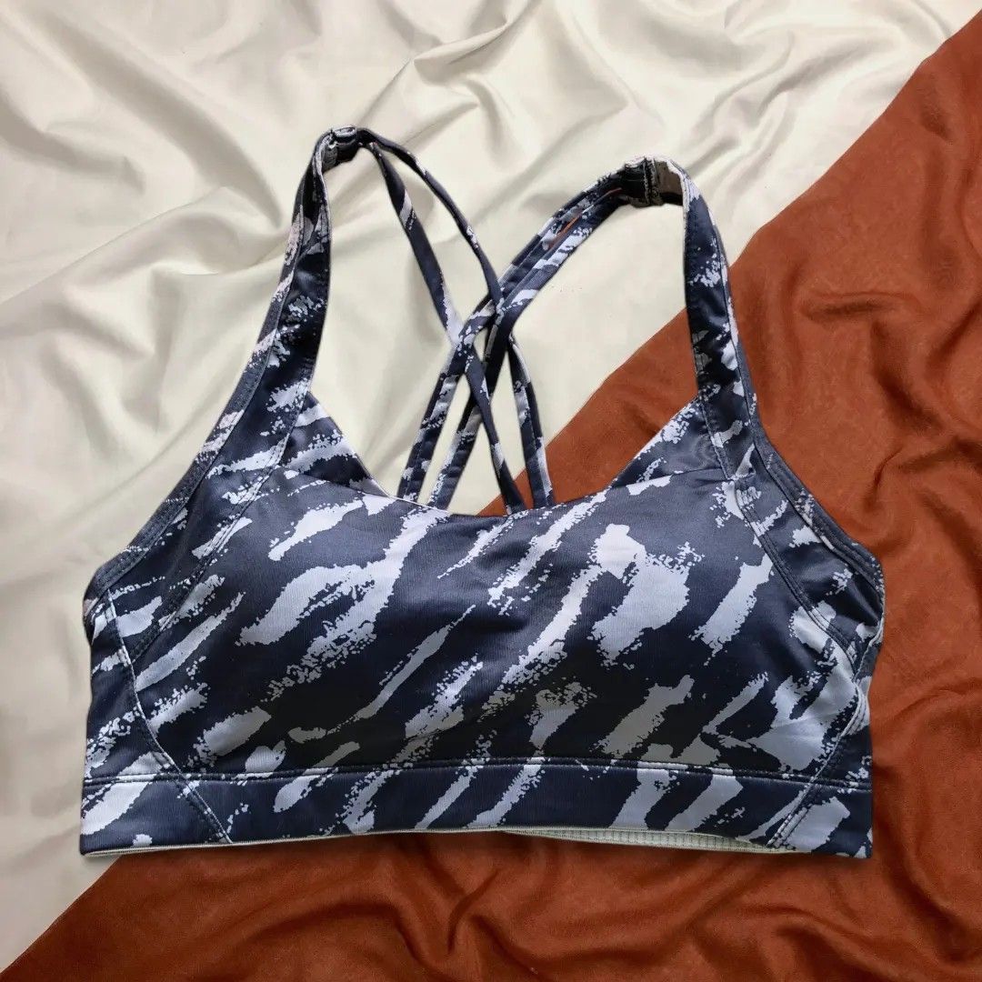 BH lululemon, Olah Raga, Baju Olahraga di Carousell