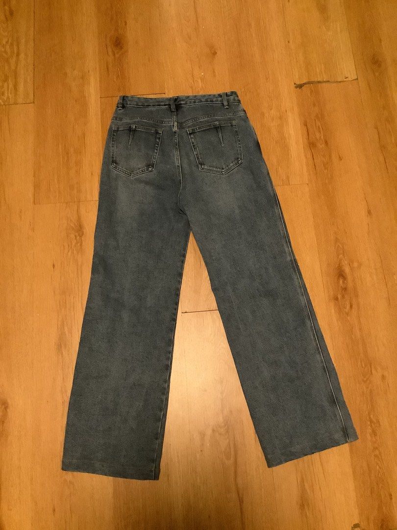 Meiyang baggy pants (Category: Jeans) located in Makati City. Submitted by Cobykobe (Listing ID 1291337238, Image 3). Description: Meiyang baggy pants Length - (40 inch) Waist - (28 inch) Leg opening (9 1/2 inch) Condition - 10/10 (Color is blue, camera problem lang) Message for more details!.