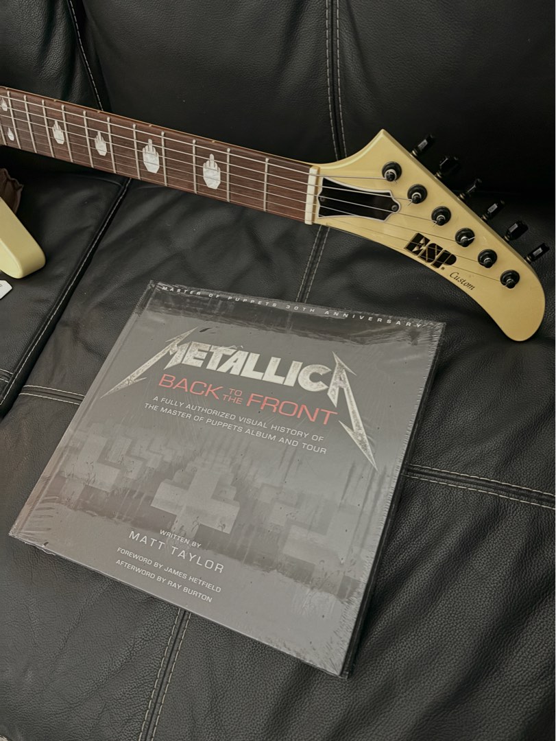 Metallica Back To The Front hardcover master of puppets, Hobbies