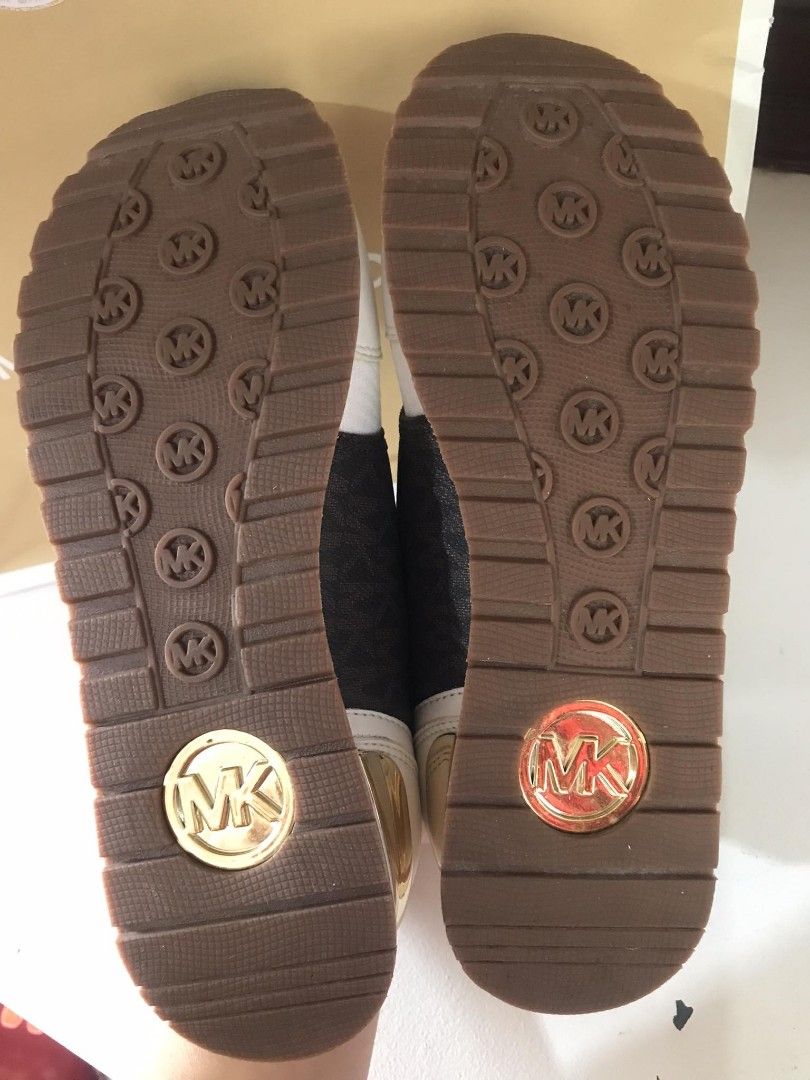 Michael Kors Dash knitted low-top sneakers (Category: Sneakers) located in Muntinlupa City. Submitted by MrsJay (Listing ID 1291233265, Image 3). Description: size 7 brand new actual pic posted no box rfs: wrong size padala lng.