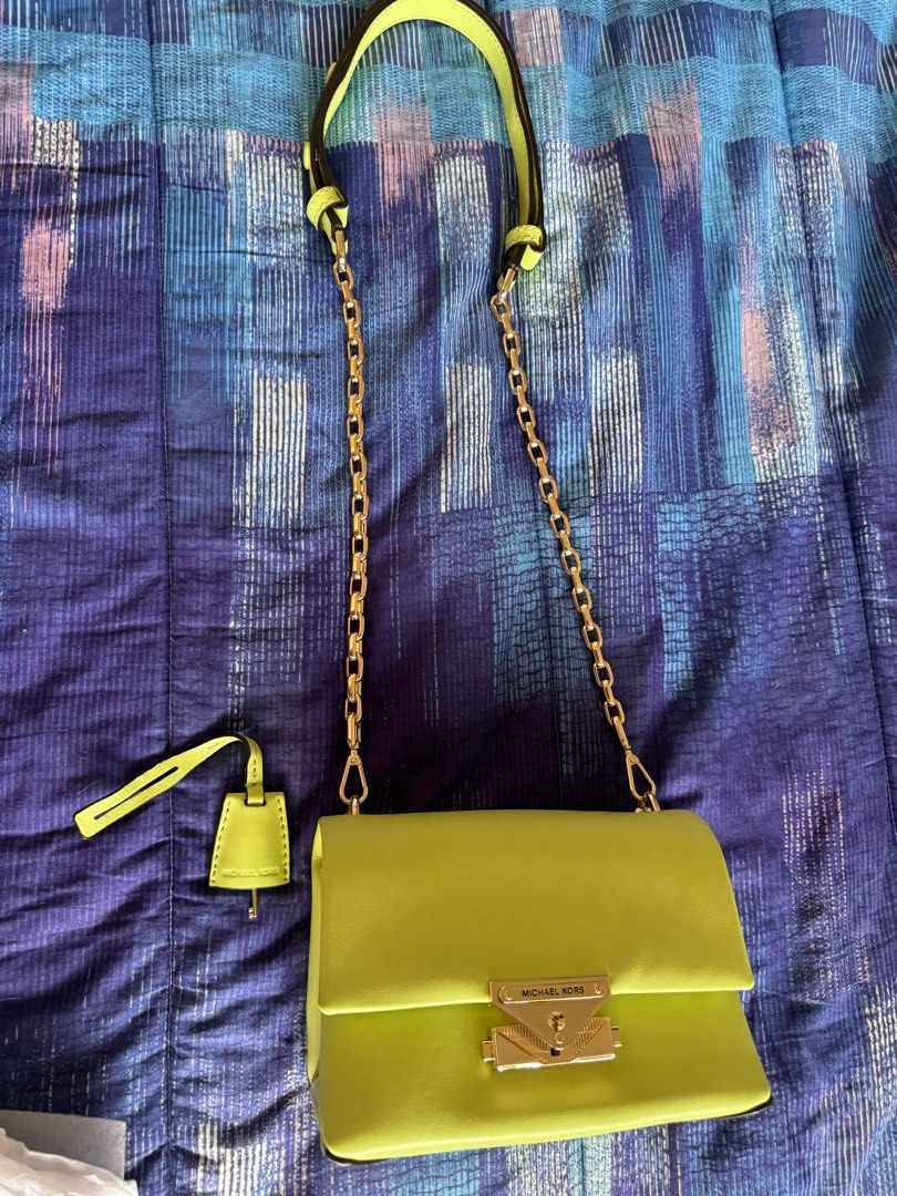 Michael Kors Cece mini bag (Category: Luxury Bags & Wallets) located in Quezon City. Submitted by crizm (Listing ID 1291238914, Image 2). Description: Brandnew and Unused Given to me as a gift from HK.