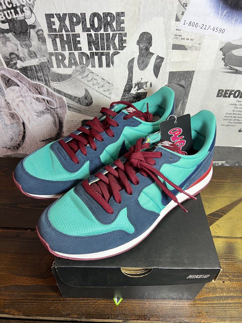 Nike internationalist id top