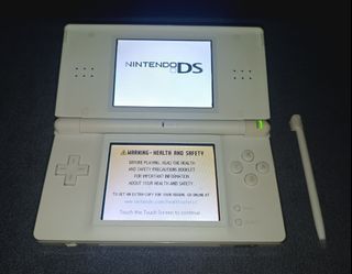 Nintendo DS Lite w Issue As is