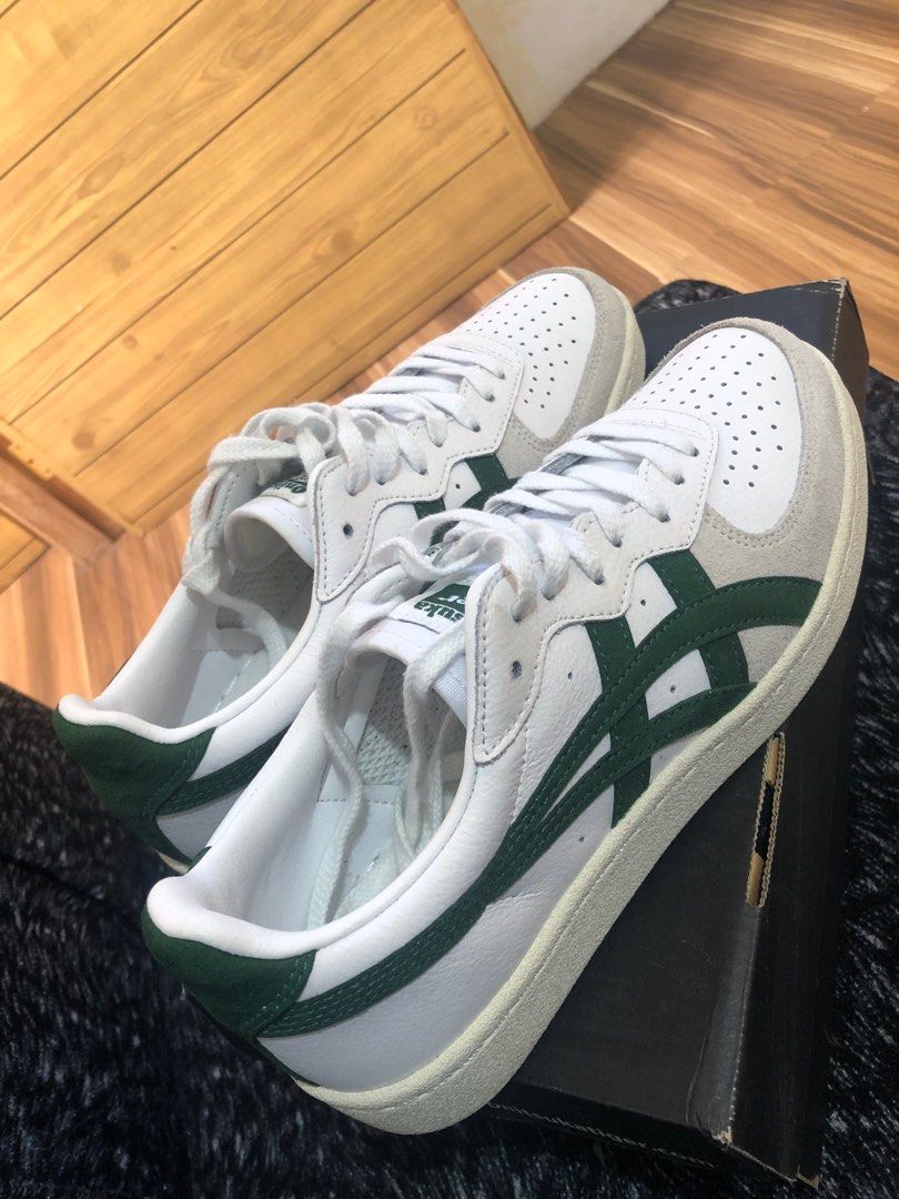 Onitsuka Tiger D5K2Y 101 Green and White (Category: Sneakers) located in Baliuag. Submitted by camikth (Listing ID 1291295978, Image 2). Description: rarely used slight issues on the box cos this was bought in abu dhabi pa Size 8.