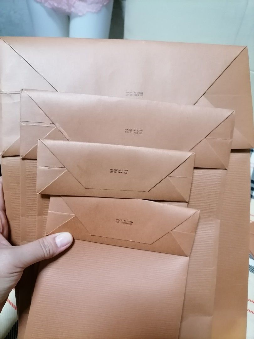 Orig Louis Vuitton Paper Bags (Category: Luxury Bags & Wallets) located in Butuan. Submitted by az-branded.items (Listing ID 1291361278, Image 3). Description: ‼️Take all price‼️ 6pcs.. From Japan.