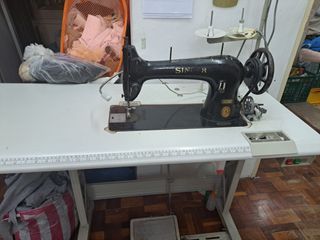 Original vintage Singer 31k15 Heavy Duty Sewing Machine