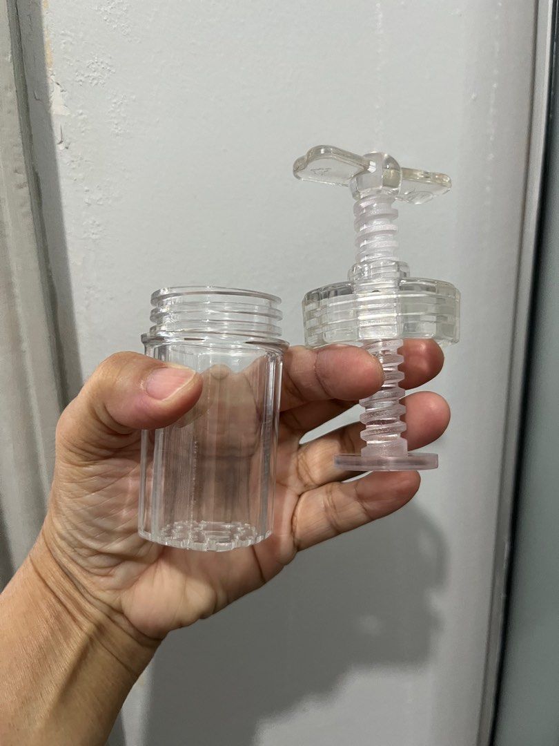 Pepper grinder (Category: Other Kitchenware & Tableware) located in Marikina City. Submitted by myprelovedcollectibles (Listing ID 1291233633, Image 2). Description: .