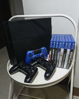 Ps4 Phat 1Tb w/ 3 Controllers & 8 Games