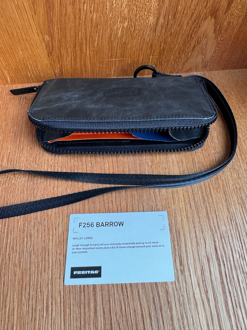 Rare black) FREITAG F256 Barrow, Men's Fashion, Watches