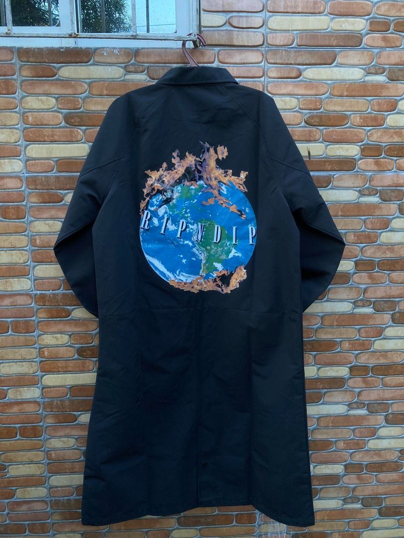 RipNdip-World on fire Trench Coat (Category: Activewear) located in Quezon City. Submitted by vince_chronicles27 (Listing ID 1291320107, Image 2). Description: Color: BLACK Disclaimer: The colour of a product, item, or image might be different than the one shown or described. Dimention: SIze S on tag but its american size (big size) -Length: 43 -Width: 22.5 -Shoulder to Shoulder: 23 -Arm length: 21 -Bottom hem: 25 !NEGOTIABLE! Issue: Minimal dent