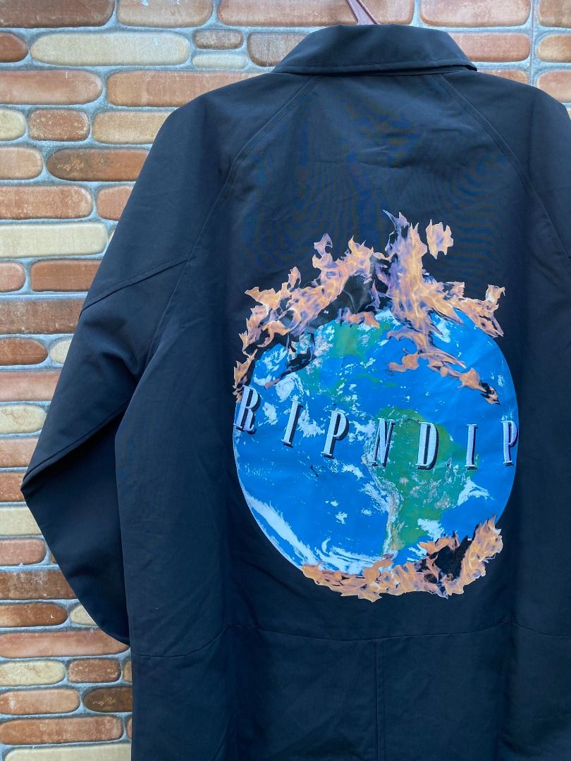 RipNdip-World on fire Trench Coat (Category: Activewear) located in Quezon City. Submitted by vince_chronicles27 (Listing ID 1291320107, Image 3). Description: Color: BLACK Disclaimer: The colour of a product, item, or image might be different than the one shown or described. Dimention: SIze S on tag but its american size (big size) -Length: 43 -Width: 22.5 -Shoulder to Shoulder: 23 -Arm length: 21 -Bottom hem: 25 !NEGOTIABLE! Issue: Minimal dent