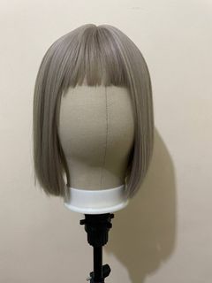 Seven Queen Wig - blonde - short length - straight with bangs