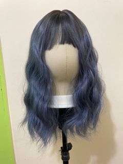 Seven Queen Wig - blue - medium length - curly with bangs