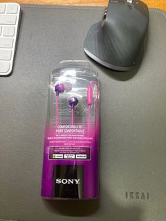 SONY pink earphones