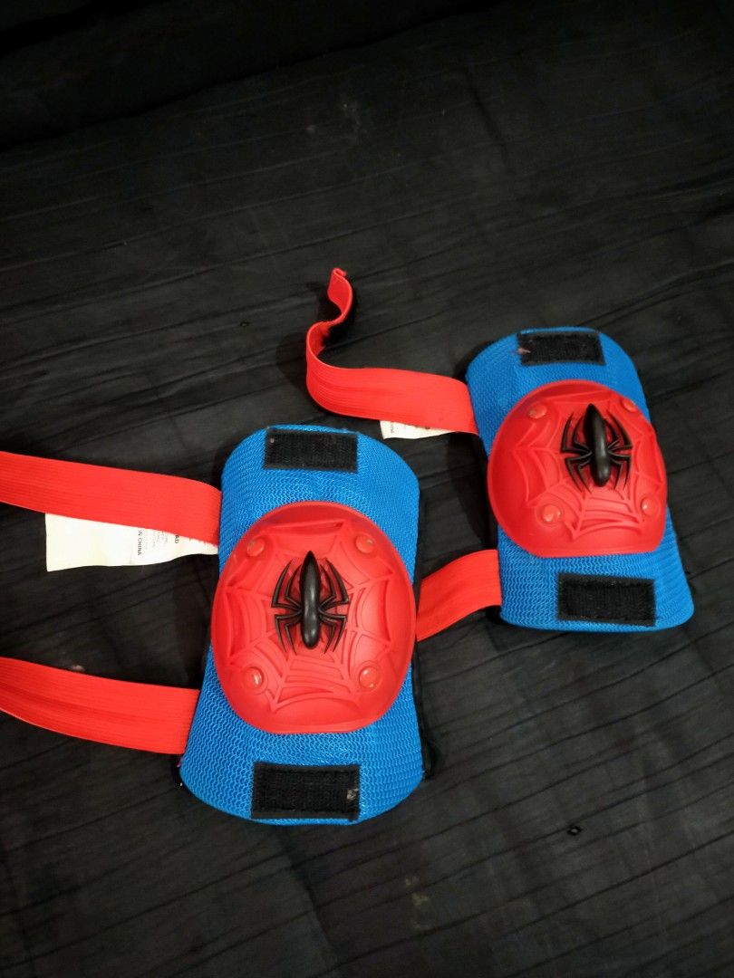 Spiderman kids knee/elbow pad (Category: Babies & Kids Fashion) located in Quezon City. Submitted by rnabc (Listing ID 1291195737, Image 2). Description: 1 pc elbow pad 1 pc knee pad.