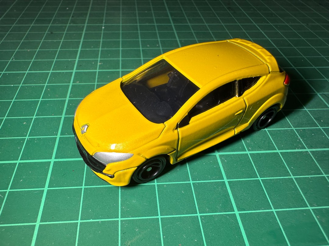 Tomica renault 2025