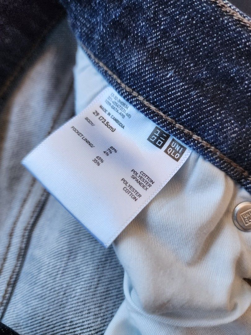 Uniqlo Jeans (Slim Fit) (Category: Jeans) located in Makati City. Submitted by ejsgmd (Listing ID 1291266796, Image 2). Description: Very good condition. Waist: 29in (73cm) Length: 36 in Within Metro Manila only DF to be shouldered by buyer MOP: Gcash RFS: I've outgrown it.