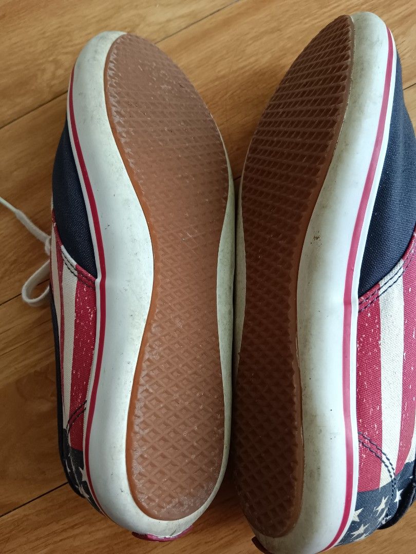 Vans US 5.5 sneakers (Category: Sneakers) located in Santa Rosa. Submitted by janelystuff (Listing ID 1291215848, Image 3). Description: .