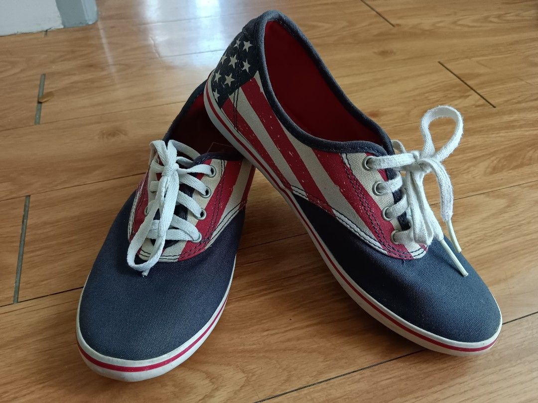 Vans US 5.5 sneakers (Category: Sneakers) located in Santa Rosa. Submitted by janelystuff (Listing ID 1291215848, Image 1). Description: .