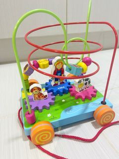 Viga wooden maze and pull toy