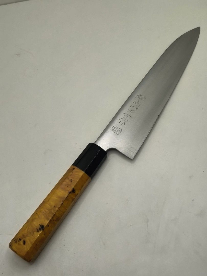 Vintage carbon cladding 180mm gyuto chef knife with premium japanese  handle, Furniture & Home Living, Kitchenware & Tableware, Knives & Chopping  Boards on Carousell