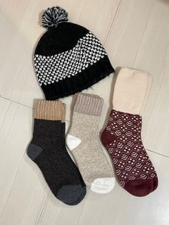 Winter socks and bonnet