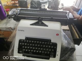 15carriage olympia manual typewriter