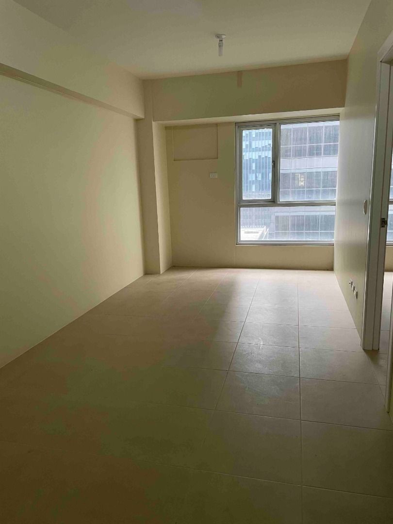 1BR with parking Avida Verte Avida Towers Verte Global City BGC Ayala ...