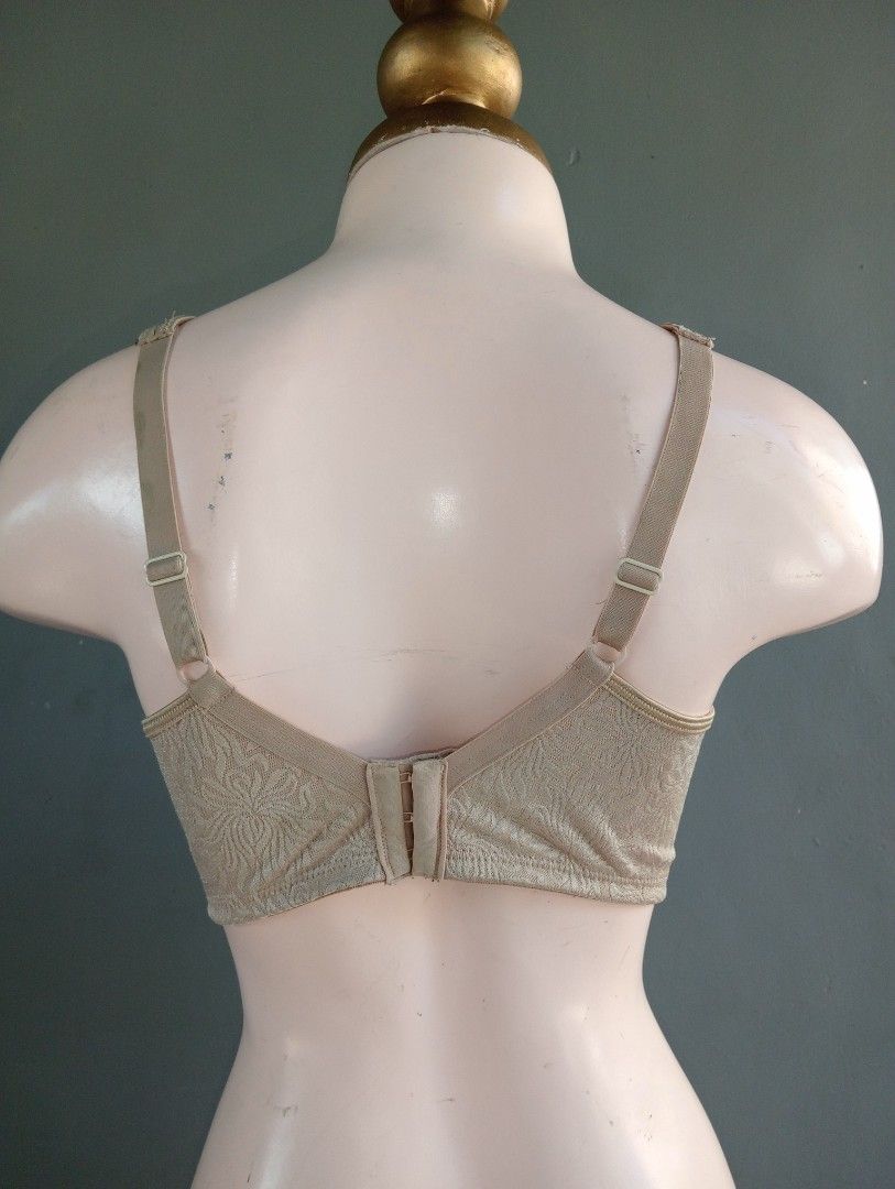 38c Playtex bra nonwire not padded, Women's Fashion, Undergarments &  Loungewear on Carousell