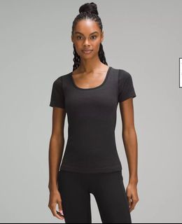 Lululemon Swiftly Tech Short-Sleeve Shirt 2.0, Lip Gloss, US10, Women's  Fashion, Activewear on Carousell